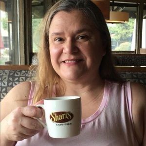 Meet your Posher, Shari